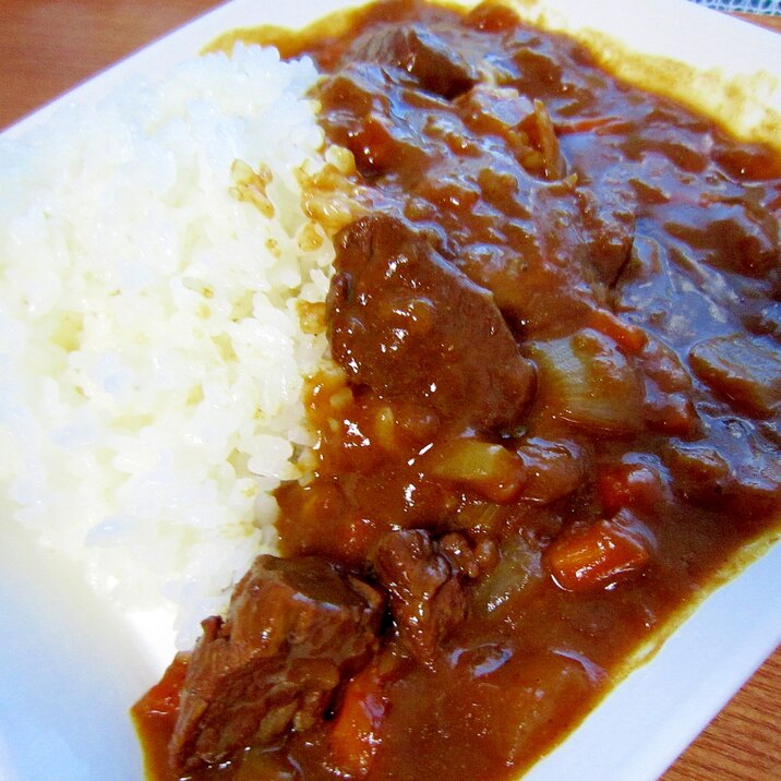 コク旨☆肉がやわらか牛すじカレー(^_-)-☆